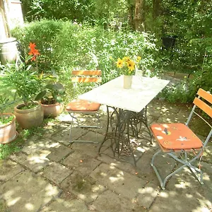 Mit Charme In Pillnitz Apartment